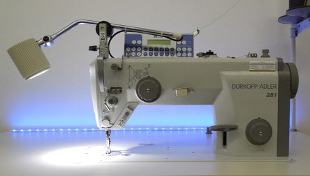 Dürkopp Adler Kl. 281 Industrienähmaschine mit LED Nählampe © NT-Michel